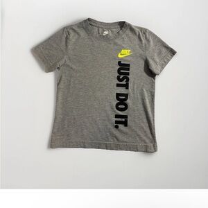 Nike Just Do It Boys Gray T-Shirt Size 5-6yrs 110-116 cm